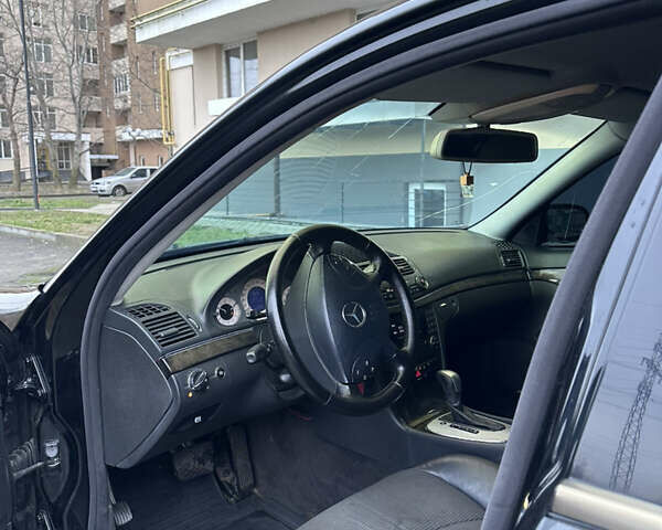 Чорний Мерседес Е-Клас, об'ємом двигуна 2.6 л та пробігом 370 тис. км за 4500 $, фото 4 на Automoto.ua