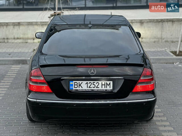 Черный Мерседес Е-Класс, объемом двигателя 3.22 л и пробегом 300 тыс. км за 6600 $, фото 7 на Automoto.ua