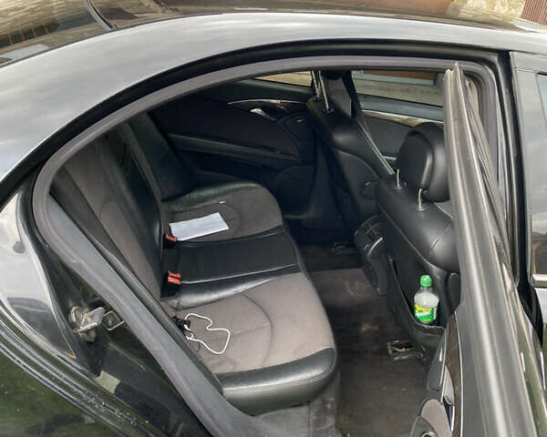 Черный Мерседес Е-Класс, объемом двигателя 2.15 л и пробегом 310 тыс. км за 5750 $, фото 1 на Automoto.ua