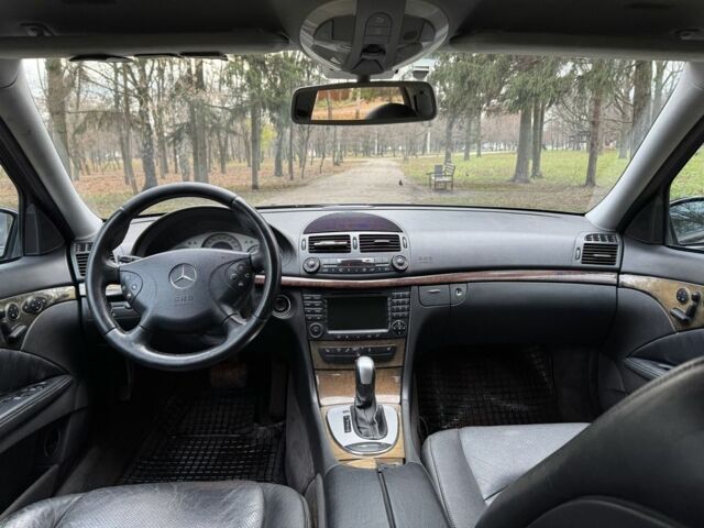 Черный Мерседес Е-Класс, объемом двигателя 3.2 л и пробегом 340 тыс. км за 2850 $, фото 11 на Automoto.ua