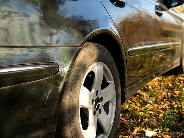 Черный Мерседес Е-Класс, объемом двигателя 1.8 л и пробегом 221 тыс. км за 6200 $, фото 6 на Automoto.ua