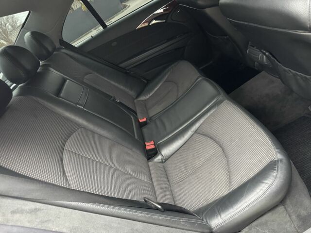 Черный Мерседес Е-Класс, объемом двигателя 1.8 л и пробегом 220 тыс. км за 6750 $, фото 5 на Automoto.ua