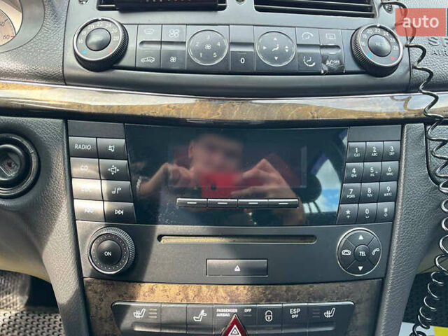 Черный Мерседес Е-Класс, объемом двигателя 1.8 л и пробегом 330 тыс. км за 9000 $, фото 12 на Automoto.ua