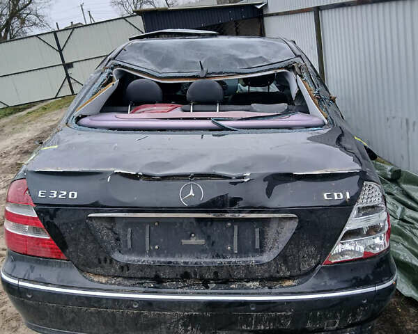 Черный Мерседес Е-Класс, объемом двигателя 3.2 л и пробегом 400 тыс. км за 2600 $, фото 3 на Automoto.ua