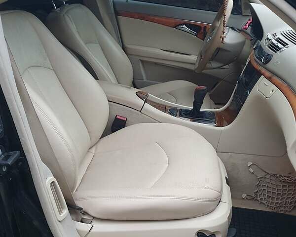 Черный Мерседес Е-Класс, объемом двигателя 2.7 л и пробегом 310 тыс. км за 5500 $, фото 39 на Automoto.ua