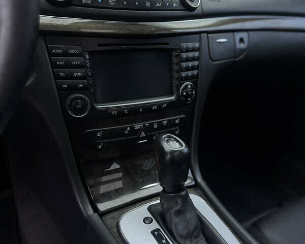 Чорний Мерседес Е-Клас, об'ємом двигуна 2.7 л та пробігом 265 тис. км за 5300 $, фото 18 на Automoto.ua