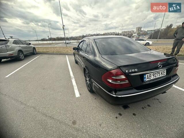 Черный Мерседес Е-Класс, объемом двигателя 3.2 л и пробегом 483 тыс. км за 5500 $, фото 17 на Automoto.ua