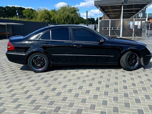 Мерседес Е-Класс 2003 в Полтаве на Automoto.ua Черный Мерседес Е-Класс, объемом двигателя 1.8 л и пробегом 340 тыс. км за 6200 $, фото 2 на Automoto.ua