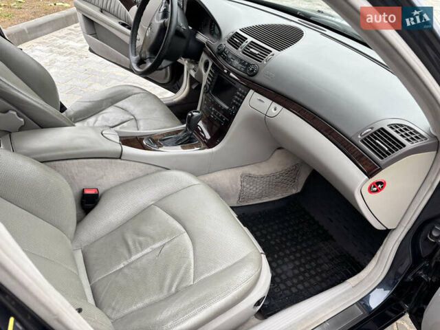 Черный Мерседес Е-Класс, объемом двигателя 3.22 л и пробегом 401 тыс. км за 6600 $, фото 24 на Automoto.ua