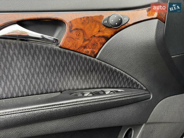 Черный Мерседес Е-Класс, объемом двигателя 1.8 л и пробегом 220 тыс. км за 6750 $, фото 4 на Automoto.ua