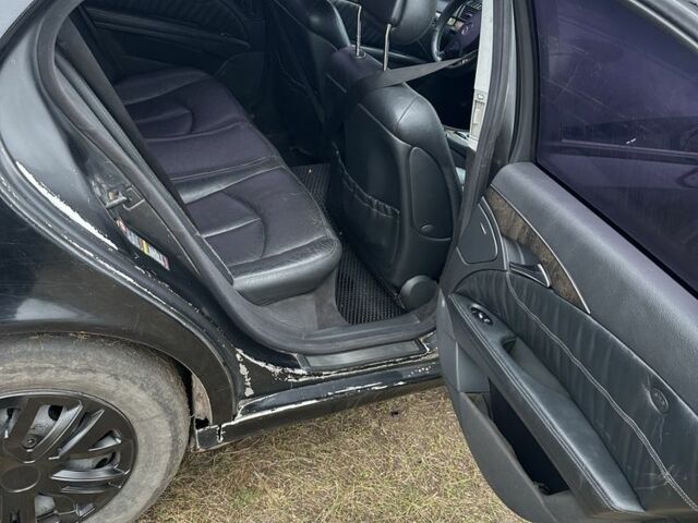 Чорний Мерседес Е-Клас, об'ємом двигуна 3.2 л та пробігом 231 тис. км за 2500 $, фото 9 на Automoto.ua