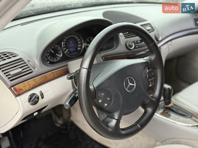 Мерседес Е-Класс 2003 в Городке на Automoto.ua Черный Мерседес Е-Класс, объемом двигателя 2.2 л и пробегом 350 тыс. км за 6999 $, фото 30 на Automoto.ua