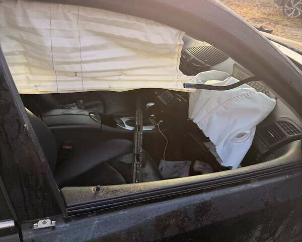 Черный Мерседес Е-Класс, объемом двигателя 3.2 л и пробегом 400 тыс. км за 2600 $, фото 5 на Automoto.ua