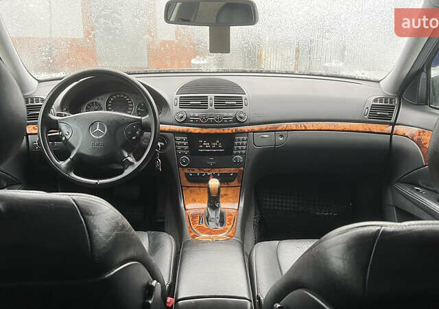 Черный Мерседес Е-Класс, объемом двигателя 2.7 л и пробегом 200 тыс. км за 7750 $, фото 24 на Automoto.ua