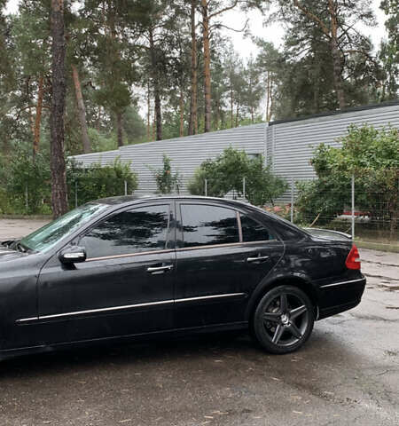 Чорний Мерседес Е-Клас, об'ємом двигуна 4.97 л та пробігом 351 тис. км за 9000 $, фото 5 на Automoto.ua