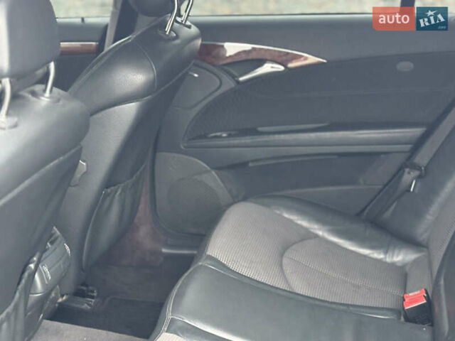 Черный Мерседес Е-Класс, объемом двигателя 1.8 л и пробегом 220 тыс. км за 6750 $, фото 13 на Automoto.ua