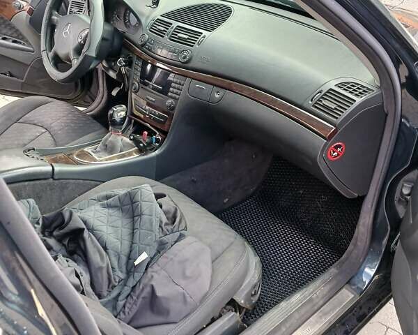 Чорний Мерседес Е-Клас, об'ємом двигуна 2.15 л та пробігом 340 тис. км за 5000 $, фото 12 на Automoto.ua