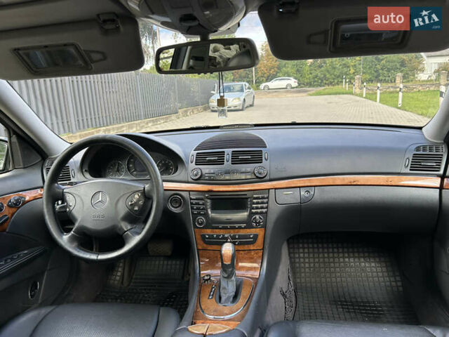 Черный Мерседес Е-Класс, объемом двигателя 3.2 л и пробегом 425 тыс. км за 5299 $, фото 32 на Automoto.ua