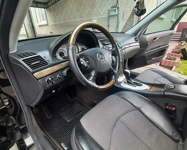 Черный Мерседес Е-Класс, объемом двигателя 1.8 л и пробегом 320 тыс. км за 8500 $, фото 18 на Automoto.ua