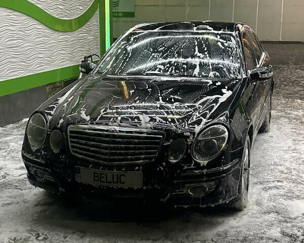 Черный Мерседес Е-Класс, объемом двигателя 1.8 л и пробегом 385 тыс. км за 7200 $, фото 1 на Automoto.ua