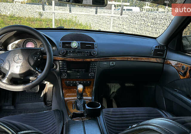 Черный Мерседес Е-Класс, объемом двигателя 2.2 л и пробегом 388 тыс. км за 3400 $, фото 15 на Automoto.ua