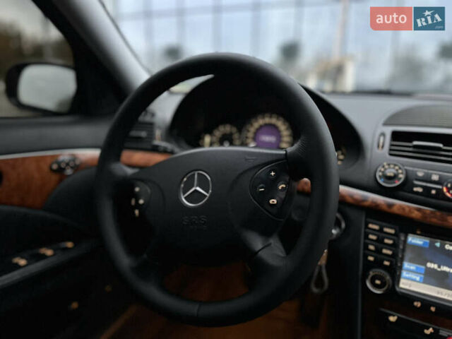Черный Мерседес Е-Класс, объемом двигателя 3.22 л и пробегом 300 тыс. км за 6600 $, фото 10 на Automoto.ua