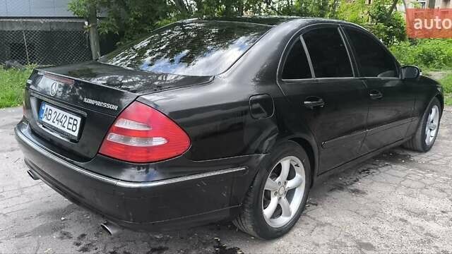 Черный Мерседес Е-Класс, объемом двигателя 1.8 л и пробегом 390 тыс. км за 6500 $, фото 2 на Automoto.ua
