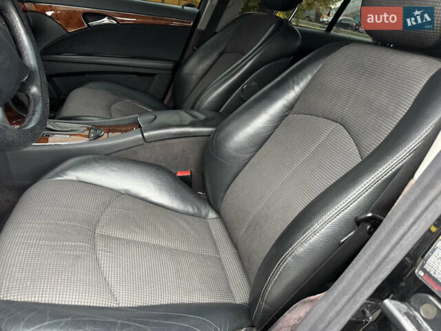 Черный Мерседес Е-Класс, объемом двигателя 1.8 л и пробегом 220 тыс. км за 6750 $, фото 5 на Automoto.ua