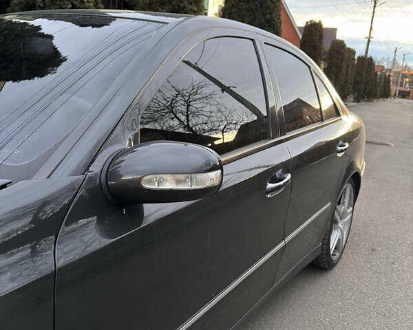 Черный Мерседес Е-Класс, объемом двигателя 2.6 л и пробегом 346 тыс. км за 6400 $, фото 10 на Automoto.ua