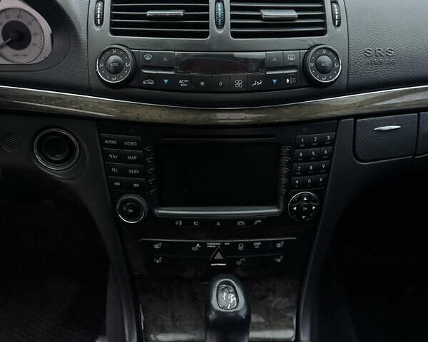 Чорний Мерседес Е-Клас, об'ємом двигуна 2.7 л та пробігом 265 тис. км за 5300 $, фото 16 на Automoto.ua