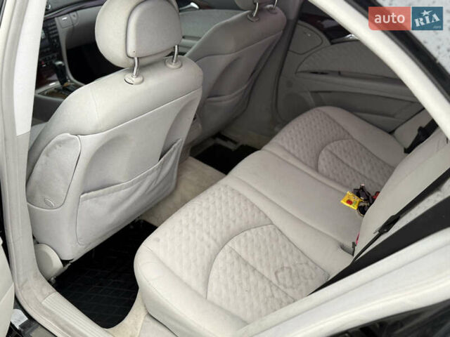 Мерседес Е-Класс 2003 в Городке на Automoto.ua Черный Мерседес Е-Класс, объемом двигателя 2.2 л и пробегом 350 тыс. км за 6999 $, фото 23 на Automoto.ua