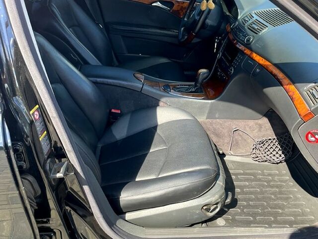 Мерседес Е-Класс 2003 в Полтаве на Automoto.ua Черный Мерседес Е-Класс, объемом двигателя 1.8 л и пробегом 340 тыс. км за 6200 $, фото 6 на Automoto.ua