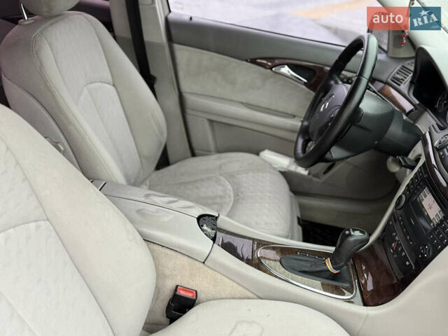 Мерседес Е-Класс 2003 в Городке на Automoto.ua Черный Мерседес Е-Класс, объемом двигателя 2.2 л и пробегом 350 тыс. км за 6999 $, фото 28 на Automoto.ua