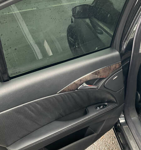 Чорний Мерседес Е-Клас, об'ємом двигуна 4.97 л та пробігом 351 тис. км за 9000 $, фото 17 на Automoto.ua