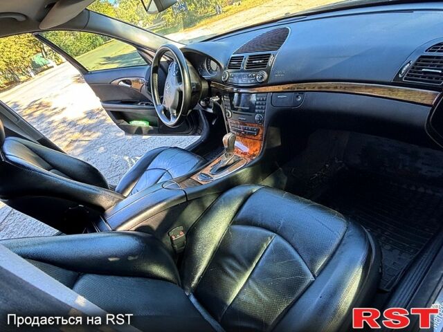 Мерседес Е-Класс 2003 в Арцизе на Automoto.ua Черный Мерседес Е-Класс, объемом двигателя 2.7 л и пробегом 250 тыс. км за 6600 $, фото 11 на Automoto.ua