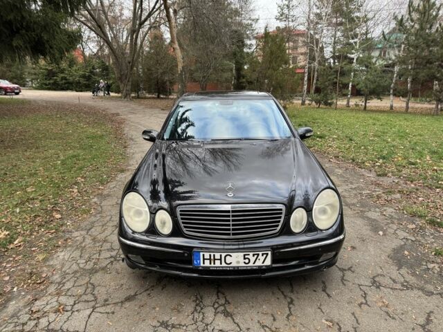 Черный Мерседес Е-Класс, объемом двигателя 3.2 л и пробегом 340 тыс. км за 2850 $, фото 8 на Automoto.ua