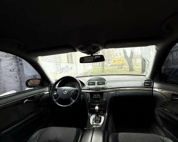 Чорний Мерседес Е-Клас, об'ємом двигуна 1.8 л та пробігом 290 тис. км за 4650 $, фото 8 на Automoto.ua