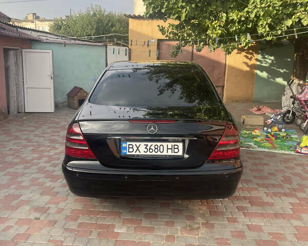 Черный Мерседес Е-Класс, объемом двигателя 2.2 л и пробегом 296 тыс. км за 6900 $, фото 16 на Automoto.ua