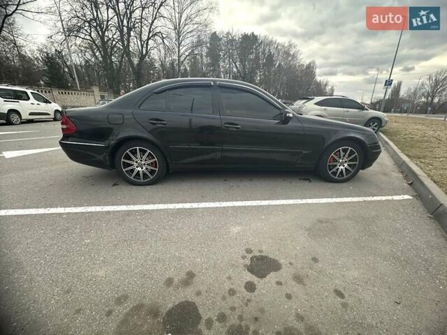 Черный Мерседес Е-Класс, объемом двигателя 3.2 л и пробегом 483 тыс. км за 5500 $, фото 11 на Automoto.ua