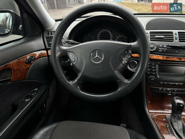 Черный Мерседес Е-Класс, объемом двигателя 1.8 л и пробегом 220 тыс. км за 6750 $, фото 28 на Automoto.ua