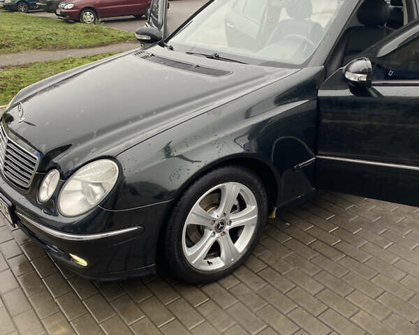 Чорний Мерседес Е-Клас, об'ємом двигуна 2.15 л та пробігом 458 тис. км за 7500 $, фото 11 на Automoto.ua