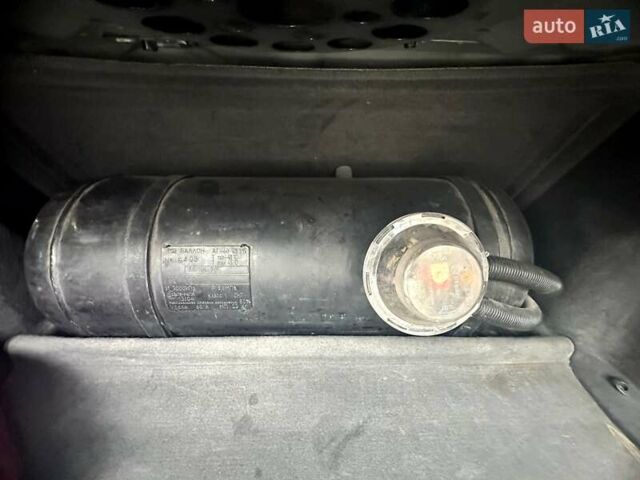 Черный Мерседес Е-Класс, объемом двигателя 3.2 л и пробегом 483 тыс. км за 5500 $, фото 34 на Automoto.ua