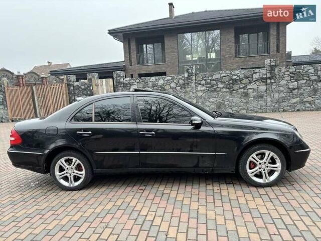Черный Мерседес Е-Класс, объемом двигателя 2.2 л и пробегом 380 тыс. км за 6200 $, фото 6 на Automoto.ua