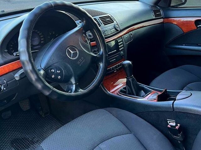 Мерседес Е-Класс 2003 в Первомайск на Automoto.ua Черный Мерседес Е-Класс, объемом двигателя 2.1 л и пробегом 0 тыс. км за 6800 $, фото 10 на Automoto.ua