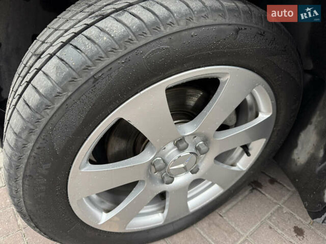 Черный Мерседес Е-Класс, объемом двигателя 1.8 л и пробегом 220 тыс. км за 6750 $, фото 31 на Automoto.ua