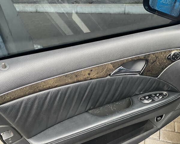 Чорний Мерседес Е-Клас, об'ємом двигуна 2.15 л та пробігом 458 тис. км за 7500 $, фото 6 на Automoto.ua