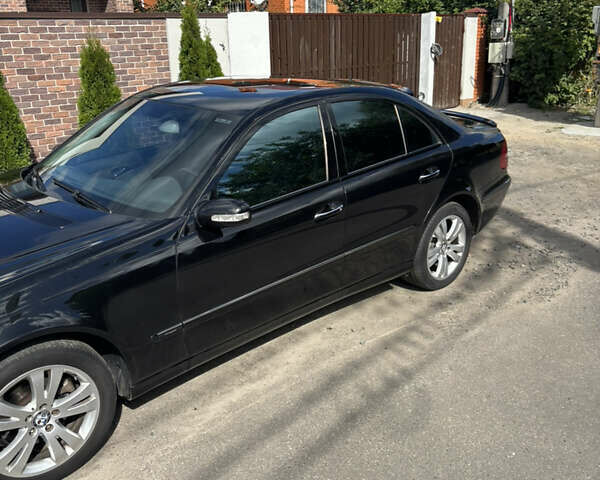 Черный Мерседес Е-Класс, объемом двигателя 1.8 л и пробегом 385 тыс. км за 7200 $, фото 3 на Automoto.ua