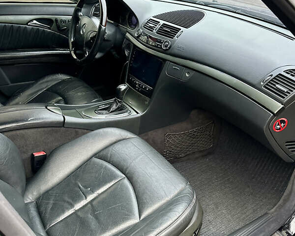 Черный Мерседес Е-Класс, объемом двигателя 3.2 л и пробегом 460 тыс. км за 7900 $, фото 38 на Automoto.ua