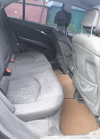 Черный Мерседес Е-Класс, объемом двигателя 1.8 л и пробегом 390 тыс. км за 6500 $, фото 14 на Automoto.ua