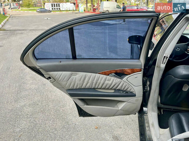 Черный Мерседес Е-Класс, объемом двигателя 2.7 л и пробегом 290 тыс. км за 7000 $, фото 11 на Automoto.ua